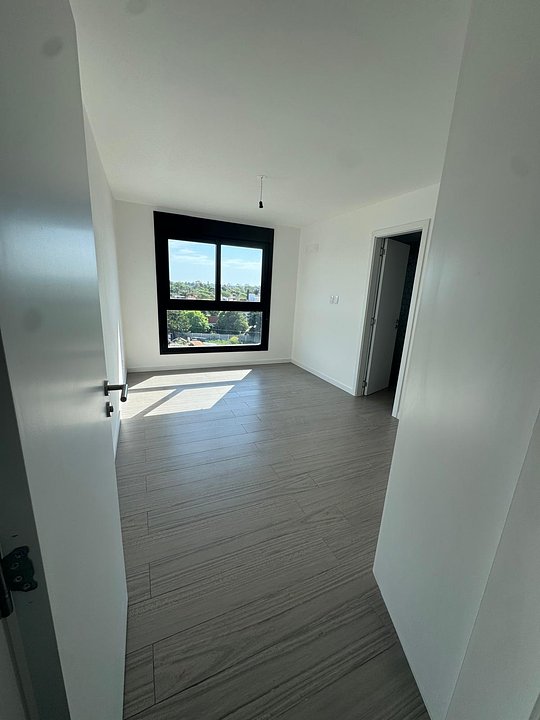 Divino departamento esquinero sobre la rambla con parrillero propio