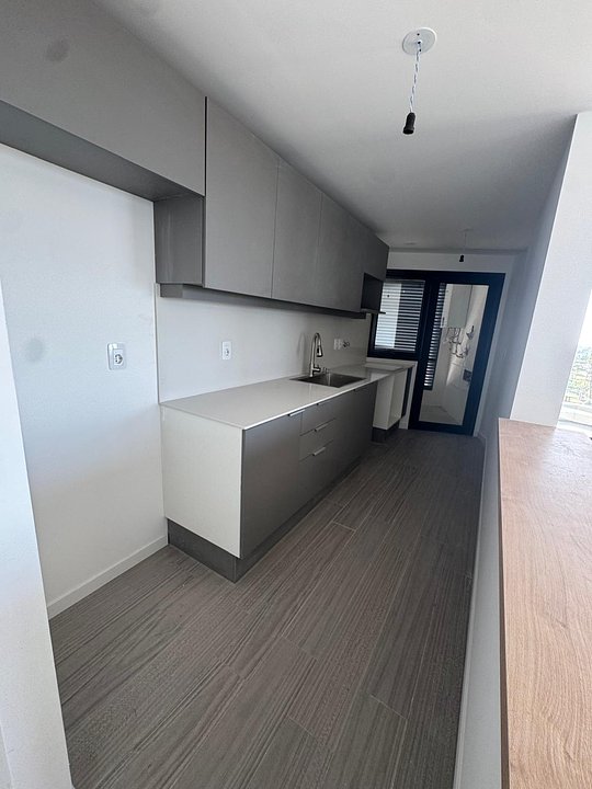 Divino departamento esquinero sobre la rambla con parrillero propio