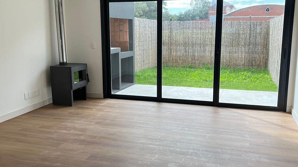 Alquilo casa 2 dormitorios en complejo cerrado