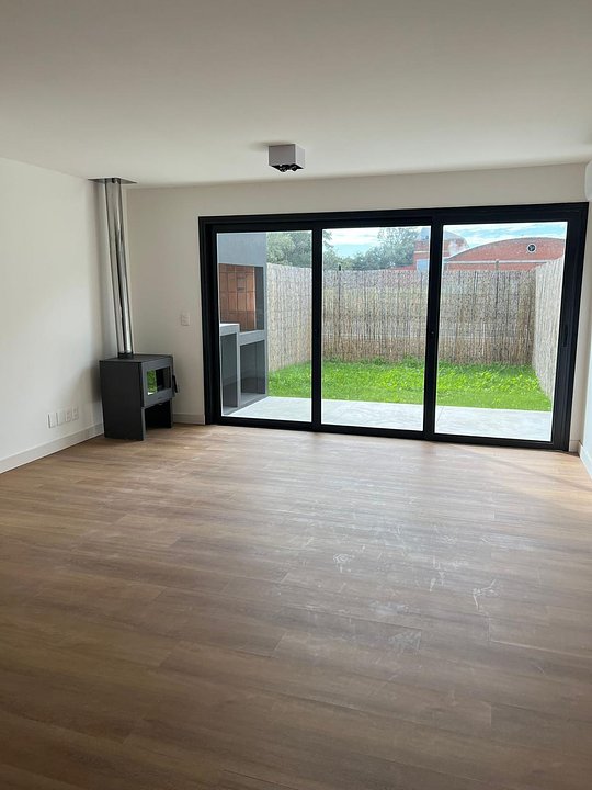 Alquilo casa 2 dormitorios en complejo cerrado